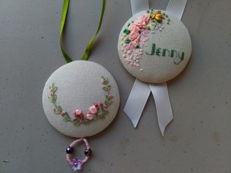 2 Embroidered buttons