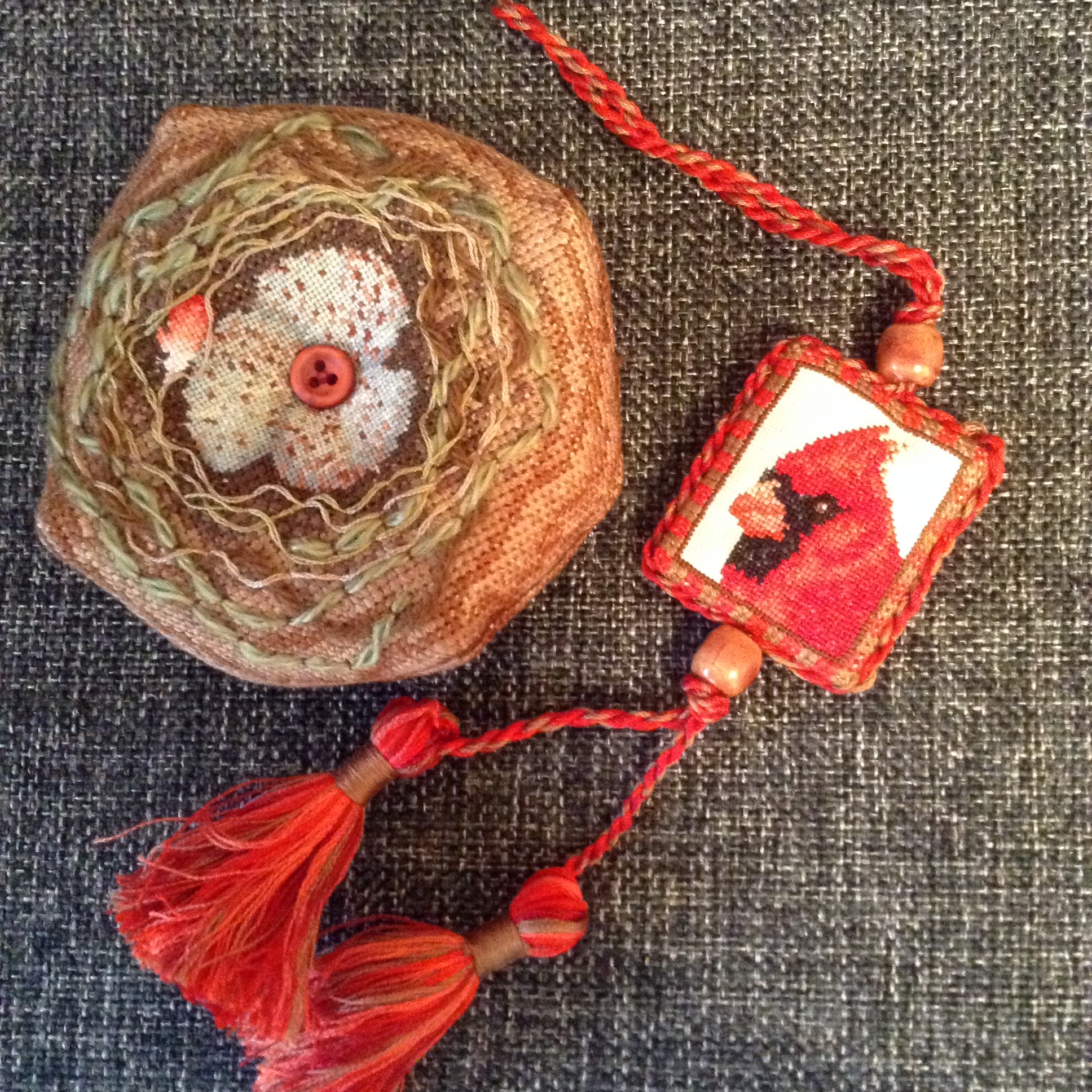 Bowley cardinal scissors and biscornest